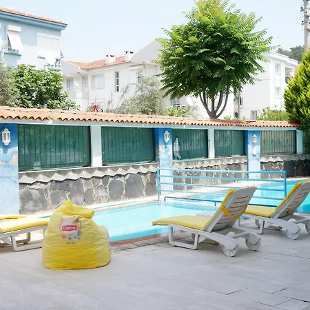 Koz Marigold Aparthotel 2*
